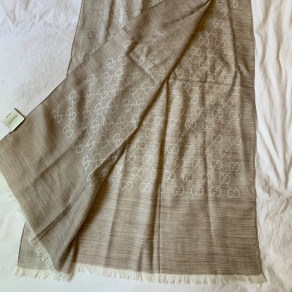 New Gucci Scarf 100% Authentic